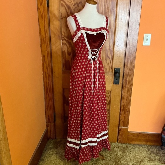 Vintage 70s floral maxi dress - Picture 8 of 15